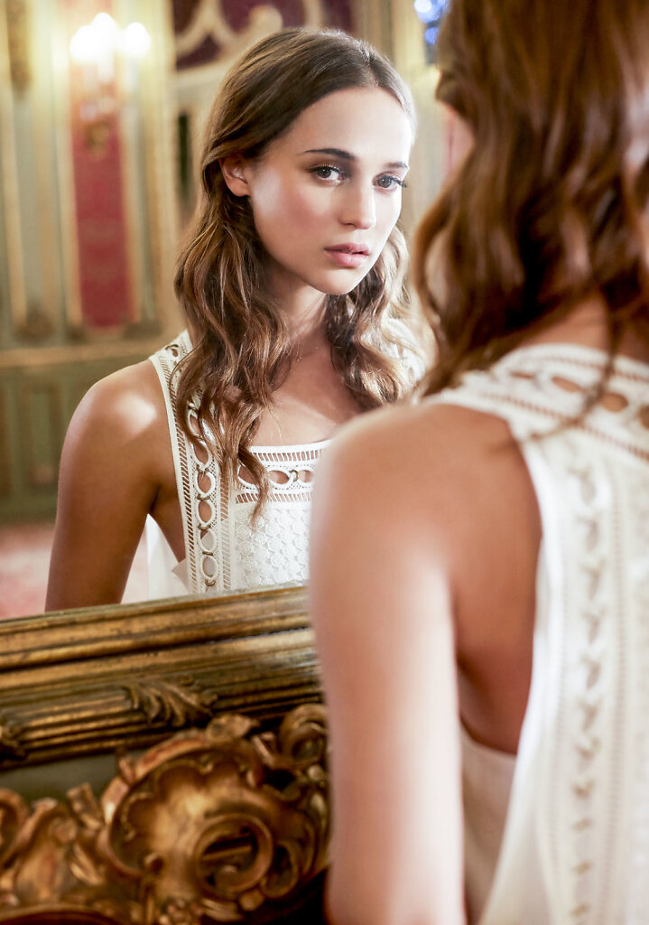 MIRROR-ROOM-ALICIA-096-final.jpg